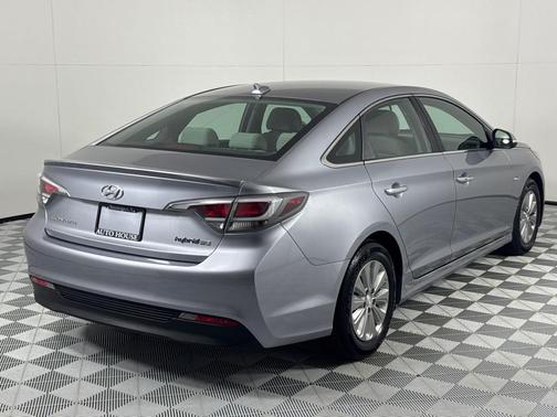 2016 Hyundai SONATA Hybrid SE