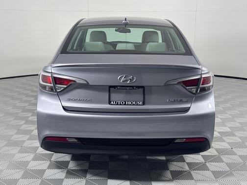 2016 Hyundai SONATA Hybrid SE