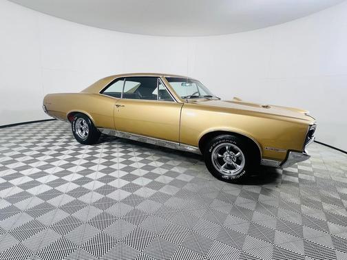1967 Pontiac GTO 