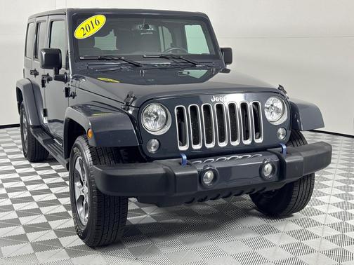 2016 Jeep Wrangler Unlimited Sahara