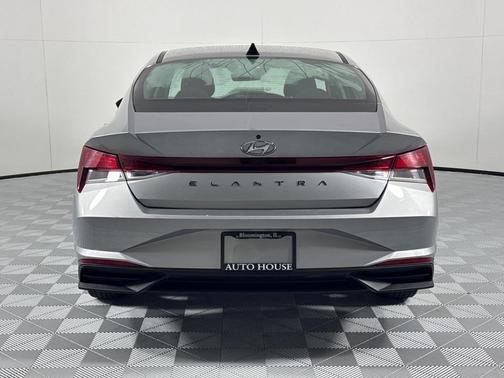 2021 Hyundai ELANTRA SE