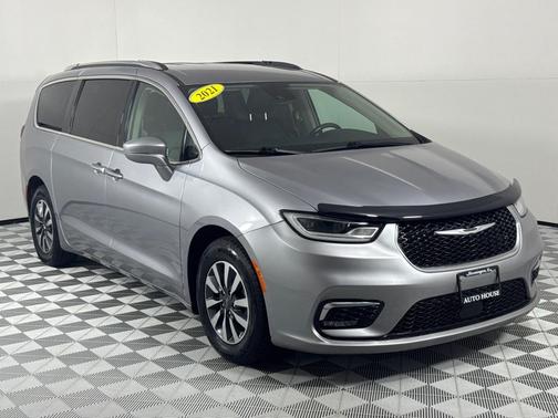 2021 Chrysler Pacifica Touring-L