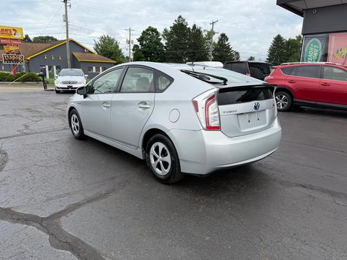 SILVER 2015 Toyota Prius Two