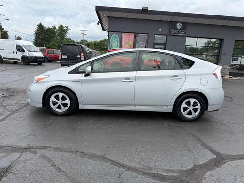 SILVER 2015 Toyota Prius Two
