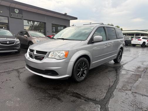GREY 2014 Dodge Grand Caravan SXT