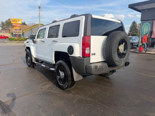 WHITE 2006 Hummer H3 Base