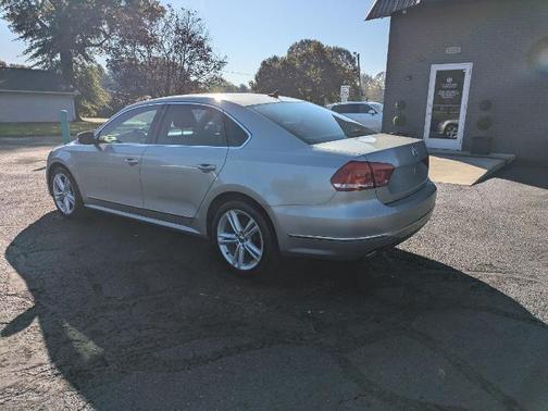 GREY 2014 Volkswagen Passat 2.0L TDI DSG SE w/Sunroof