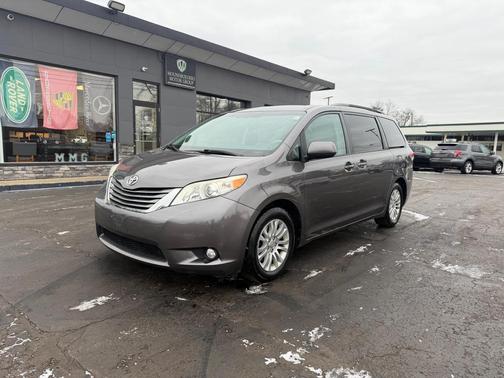 2012 Toyota Sienna XLE