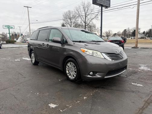 2012 Toyota Sienna XLE