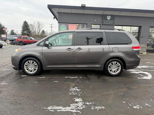 2012 Toyota Sienna XLE