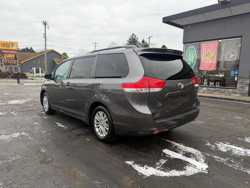 2012 Toyota Sienna XLE