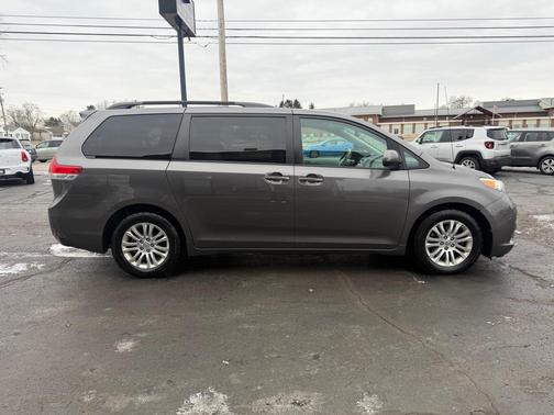 2012 Toyota Sienna XLE