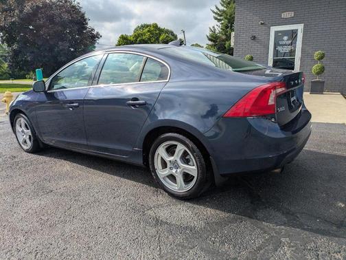 BLUE 2012 Volvo S60 T5