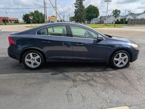BLUE 2012 Volvo S60 T5