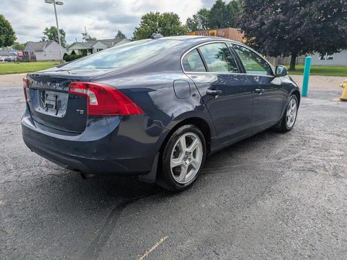 BLUE 2012 Volvo S60 T5