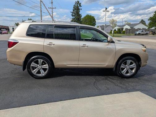 GOLD 2009 Toyota Highlander Sport