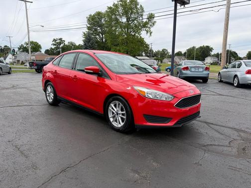 RED 2015 Ford Focus SE