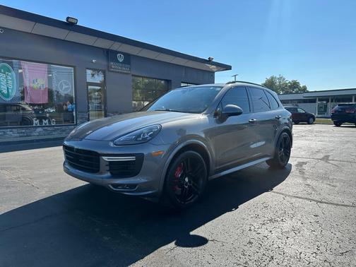 2016 Porsche Cayenne GTS