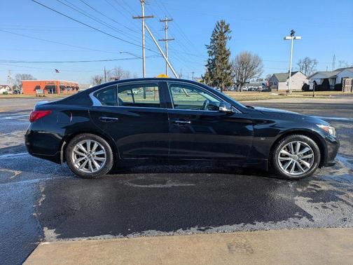 2015 INFINITI Q50 Premium