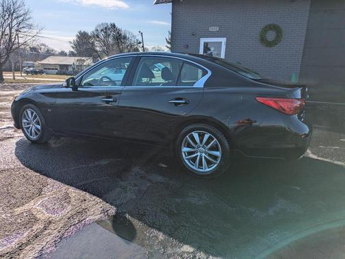 2015 INFINITI Q50 Premium