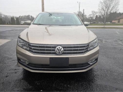 2016 Volkswagen Passat 1.8T SE w/Technology