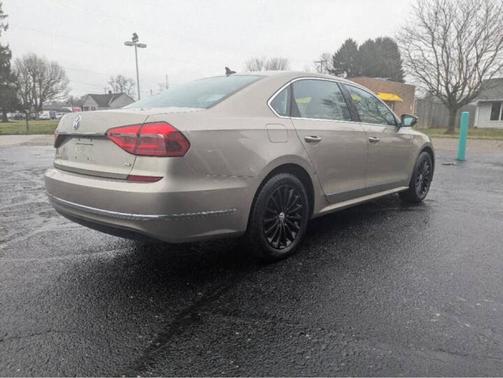 2016 Volkswagen Passat 1.8T SE w/Technology