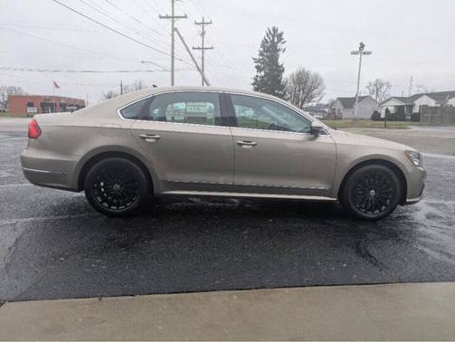 2016 Volkswagen Passat 1.8T SE w/Technology