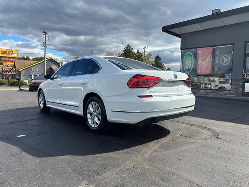 2016 Volkswagen Passat 1.8T S