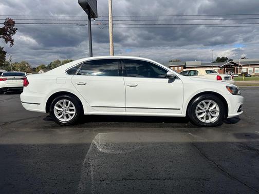 2016 Volkswagen Passat 1.8T S