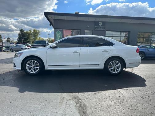 2016 Volkswagen Passat 1.8T S