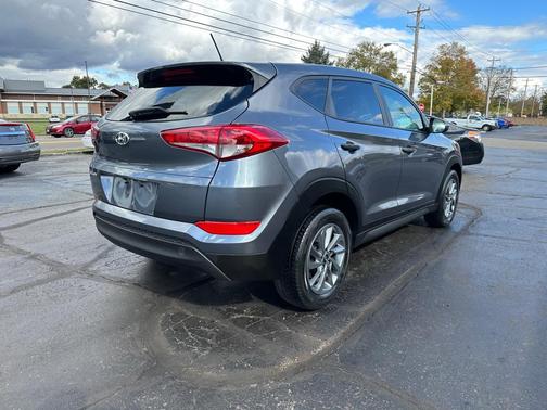 2017 Hyundai TUCSON SE