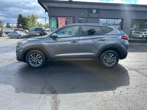 2017 Hyundai TUCSON SE