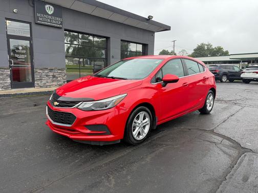 RED 2017 Chevrolet Cruze LT