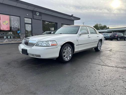 2004 Lincoln Town Car Ultimate