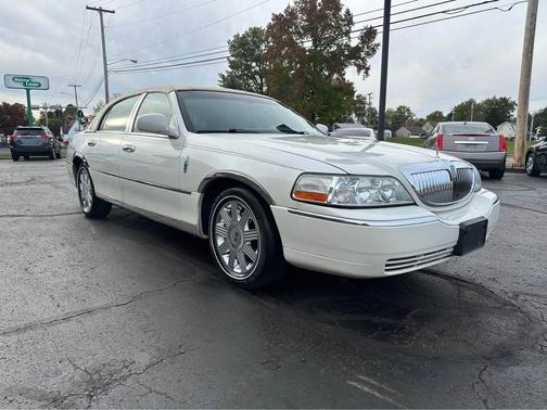 2004 Lincoln Town Car Ultimate