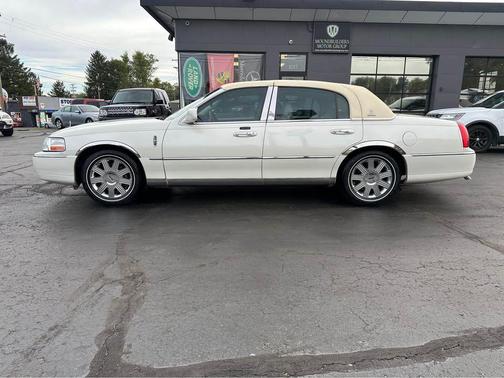 2004 Lincoln Town Car Ultimate