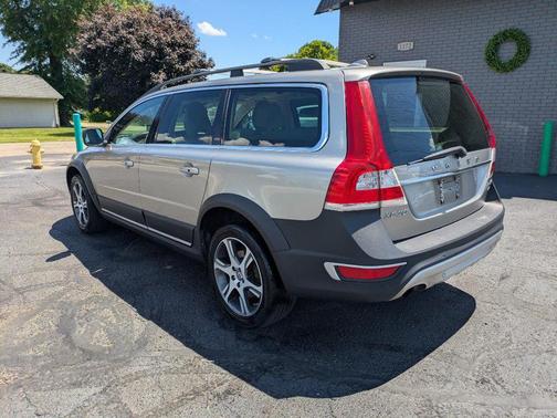Seashell Metallic 2015 Volvo XC70 T6 Premier Plus