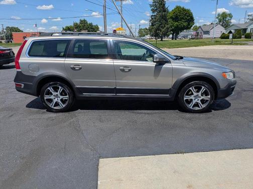 Seashell Metallic 2015 Volvo XC70 T6 Premier Plus