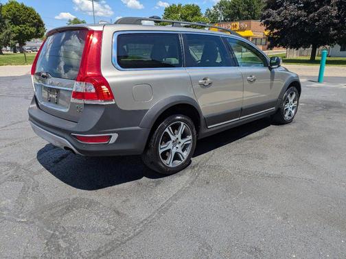 Seashell Metallic 2015 Volvo XC70 T6 Premier Plus