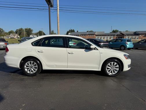 2015 Volkswagen Passat 1.8T S
