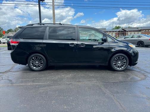 2013 Toyota Sienna XLE