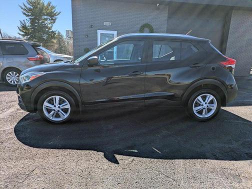2019 Nissan Kicks S