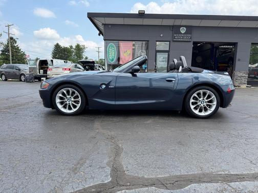 BLUE 2004 BMW Z4 2.5i Roadster