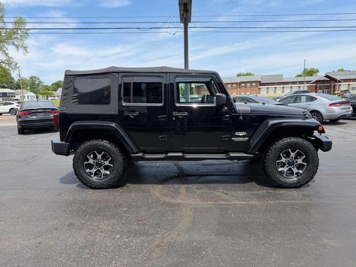 BLACK 2010 Jeep Wrangler Unlimited Sahara