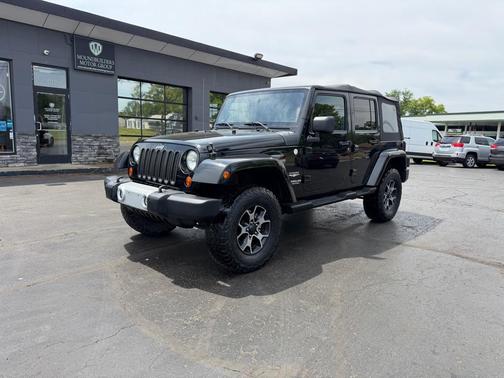BLACK 2010 Jeep Wrangler Unlimited Sahara