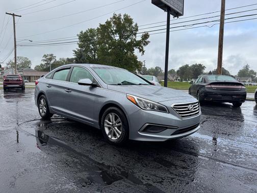 2016 Hyundai SONATA SE