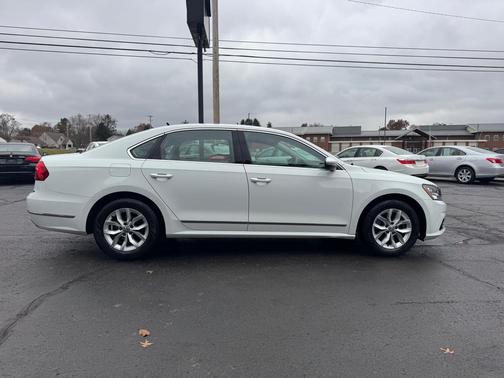 2016 Volkswagen Passat 1.8T S