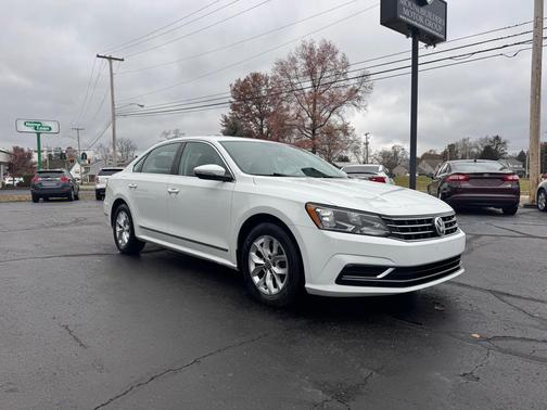 2016 Volkswagen Passat 1.8T S