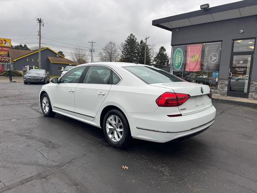 2016 Volkswagen Passat 1.8T S