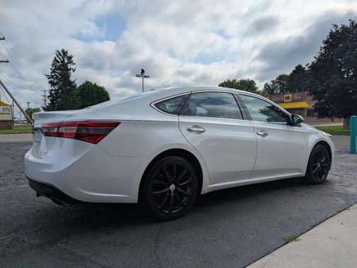 WHITE 2015 Toyota Avalon XLE Touring